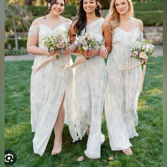 *new* Birdy Grey x Style Me Pretty Kira Dress in Sage Bouquet - Picture 2 of 9